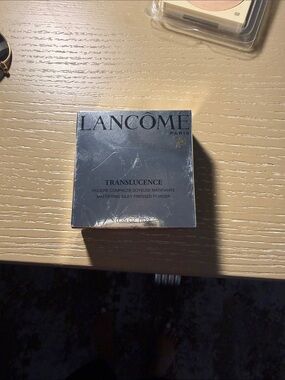 Lancôme Translucence Mattifying Silky Pressed Powder - Neutral Beige